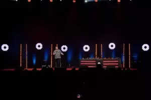 flashPRO auf der Bühne des Programms „Du hast eine Minute – bring uns zum Lachen“!