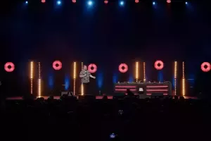 flashPRO on the stage of the show “You Have a Minute – Make Us Laugh”!