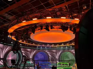 68x StrobeFX 1000 IP65 im Programm „Awantura o kasę”