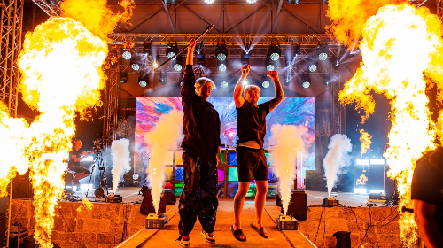 An impressive implementation by MP MagicParty using WashFX 1000 IP65!