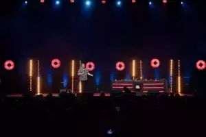 flashPRO on the stage of the show “You Have a Minute – Make Us Laugh”!