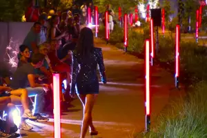 Die Modenschau von Adrian Lewandowski bei OFF Fashion 2026 im Licht von FLASH-BUTRYM