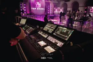 FLASH ART and FLASH EVENT at the Top Model Season 15 Press Event