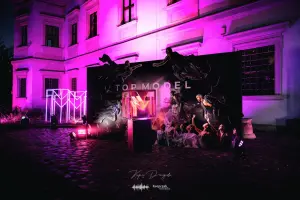 FLASH ART and FLASH EVENT at the Top Model Season 15 Press Event