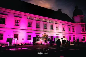 FLASH ART and FLASH EVENT at the Top Model Season 15 Press Event